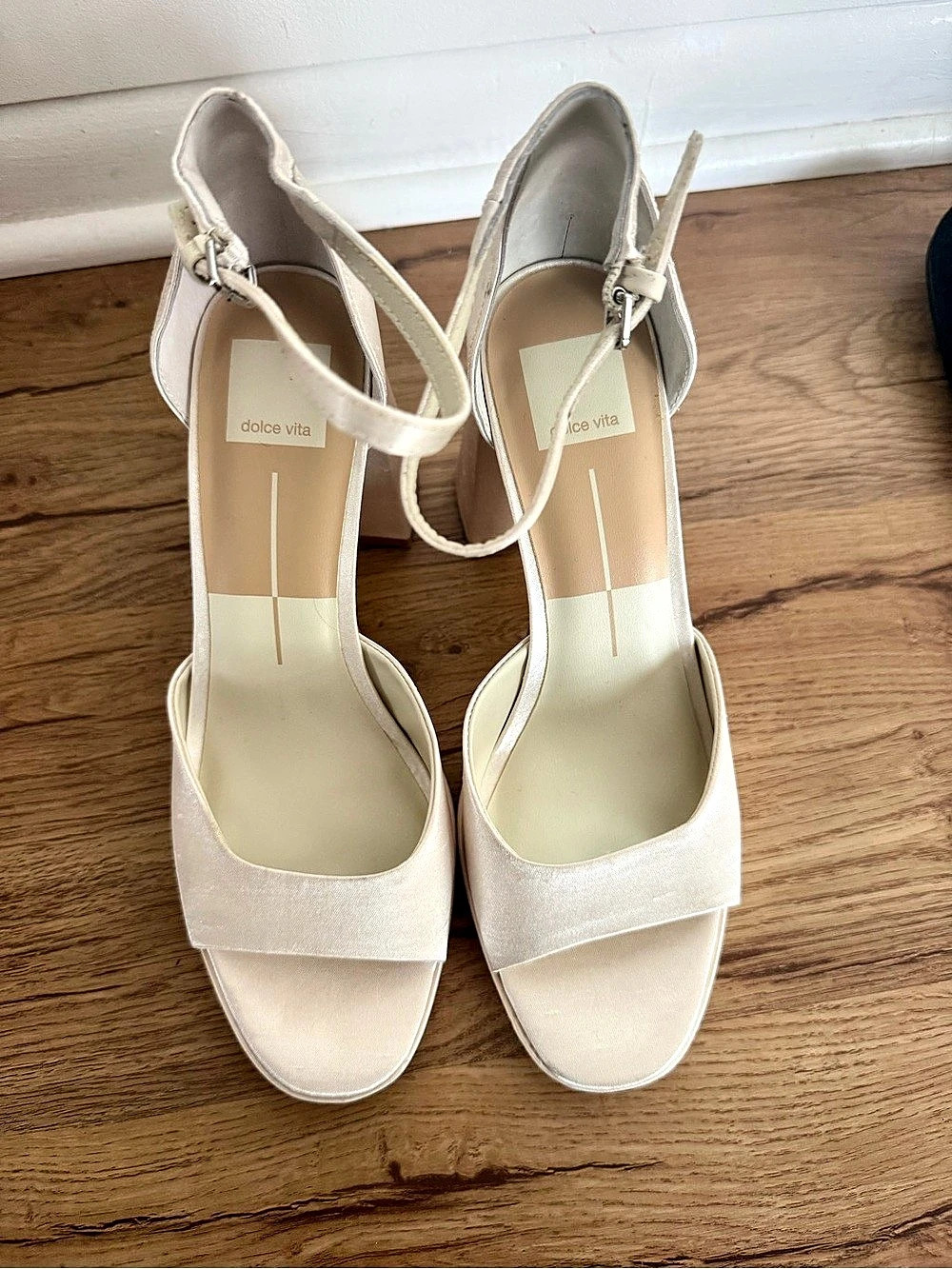 NEVER WORNdolce vita Felicia Platform Heel Cream Block Heel Sandals